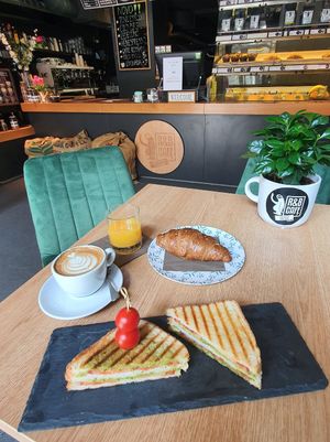 Tripe deck toastie: tomatoes, pesto, basil, mozarella. available as a vegan option also at R&B Cafe in Ljubljana