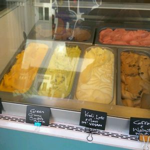 Vegan Ice Cream selection at Munkeechops Gafe in Brighton