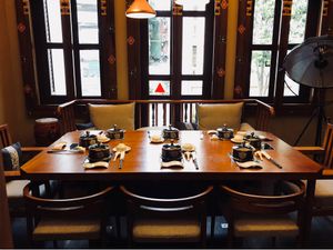 2nd floor dining table. Perfect for larger groups at Ganglamedo Vegetarian Cuisine in Central Singapore