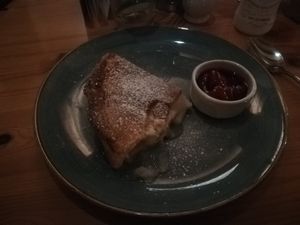 Vegan apple pie at The Willy Wicket in Bristol