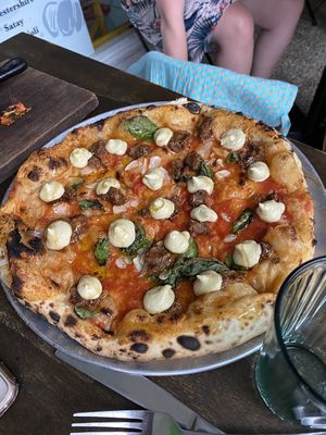 Dollop Parton #Veganuary at Francie's Pizzeria in Coolangatta