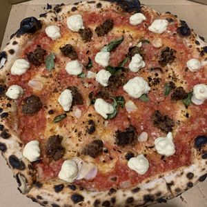 Dollop Parton at Francie's Pizzeria in Coolangatta