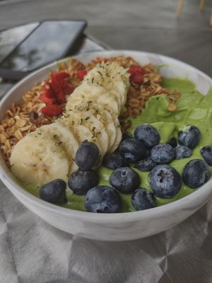 Green Smoothie Bowl at Y'not Organic in Pismo Beach