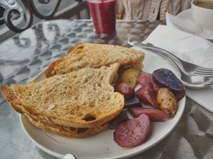 Mushroom "Sausage" Sammi and Roasted Fingerling Potatoes at Y'not Organic in Pismo Beach