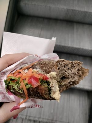 Hummus sandwich at Le Crobag in Innsbruck