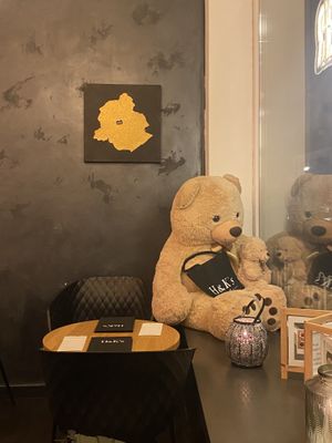   at H&K's - Vlaamsesteenweg in Brussels