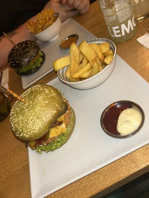 Pesto Bun with Nordic patty & steakhouse fries  at H&K's - Vlaamsesteenweg in Brussels