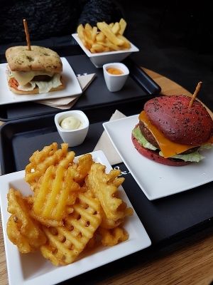 vegan burgers at H&K's - Vlaamsesteenweg in Brussels