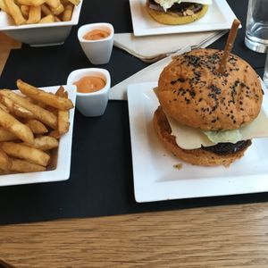 Vegan burger and paprika fries  at H&K's - Vlaamsesteenweg in Brussels