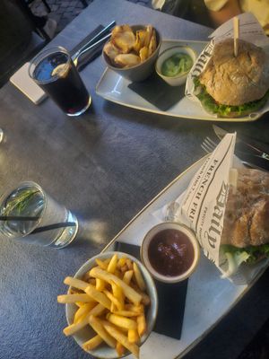  at Pims Burger in Bolzano