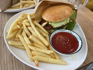 Vegan pesto burger  at Miss Nice Banana in Gouda