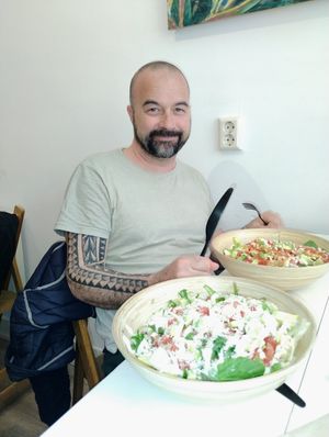 Very happy bunnies with big salads at Miss Nice Banana in Gouda