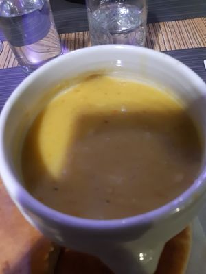 Linzensoep at Amon in Bruges