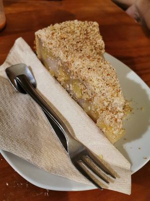 Vegan apple cake at El Limon in Tenerife