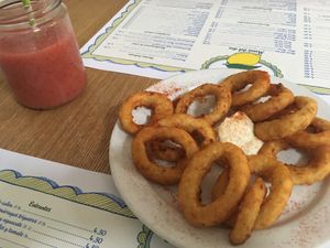 Onion rings and smoothie at El Limon in Tenerife