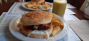 hamburger with everything" (burger with avocado, pineapple, vegan majones etc. and fries). We had to say we wanted it Vegan, uneless it would have consisted of egg and milk. I also at El Limon in Tenerife