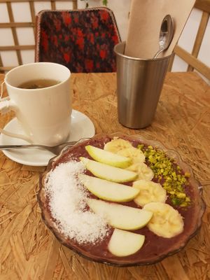 choco acai bowl at NicPic in Malaga
