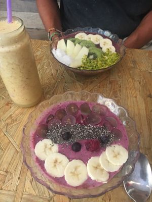 Açai bowls for breakfast at NicPic in Malaga