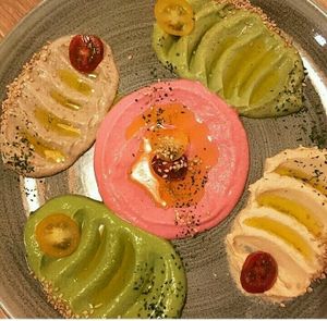 hummus at Savory Acai House & Healthy Food in Valencia