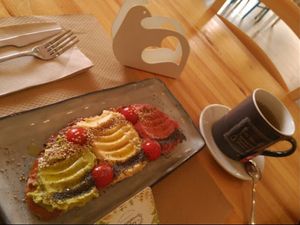 Toast at Savory Acai House & Healthy Food in Valencia