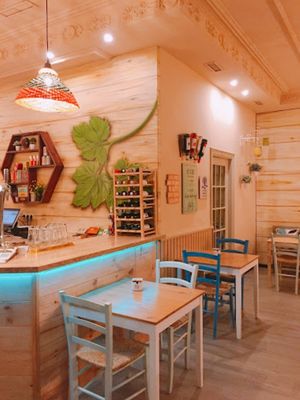 Indoor at Savory Acai House & Healthy Food in Valencia