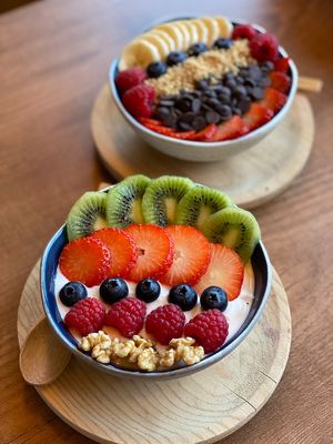 Açaí bowl & Yogurt Bowl at Savory Acai House & Healthy Food in Valencia