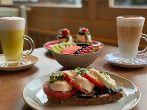 Breakfast at Savory Acai House & Healthy Food in Valencia