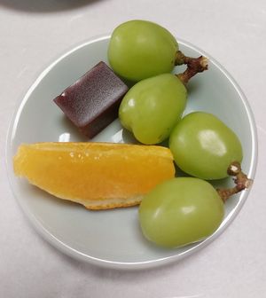 Cha-Dango (from Uji) apparently contains milk so they changed it for grapes at Obakusan Manpukuji Oryukaku in Uji