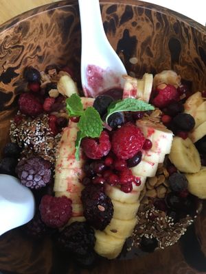 Berry & ban na na! at Acai Cafe in Phuket