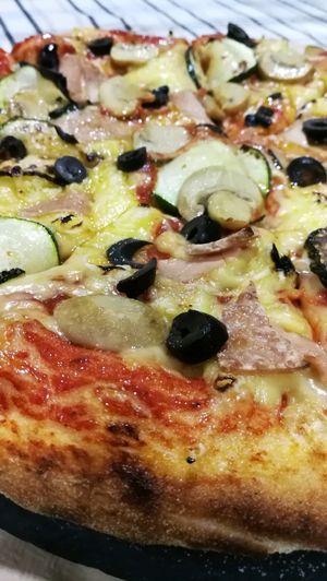 amazing custom made pizza at Rustic Fusion in Madrid