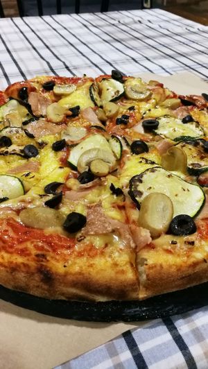 amazing custom made pizza at Rustic Fusion in Madrid