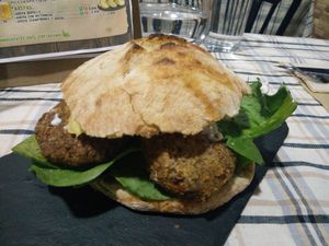 burger at Rustic Fusion in Madrid