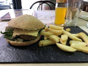 Rustic burger at Rustic Fusion in Madrid