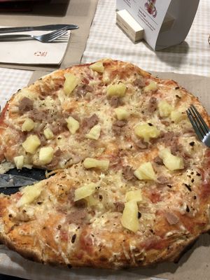 Mejor pizza vegana que he comido  at Rustic Fusion in Madrid