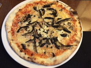 Pizza at La Dolce Vita in Dumfries