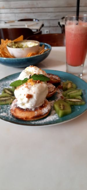 Pink Panther, Kiwilima & Guac-o-dile at Frutaria in Lisbon