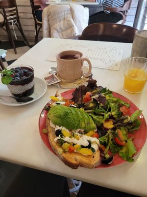 Vegan brunch (17€) at Frutaria in Lisbon