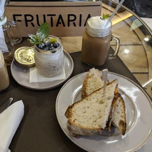 Vegan Sandwich, overnight oats and an ice latte with soy milk. at Frutaria in Lisbon