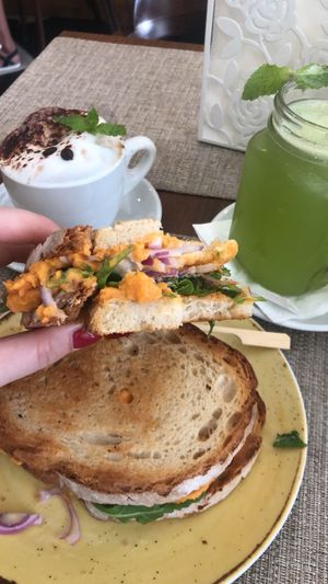 Toast „vegana“ with sweet potato humus  at Frutaria in Lisbon