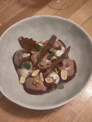  at Les Mauvaises Herbes in Lyon