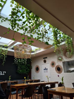 I really liked the decoration with so many plants at Pizza Heart Bar in Amsterdam