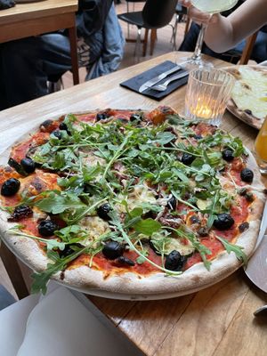 Vegan pizza Mia  at Pizza Heart Bar in Amsterdam
