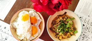 Escabeche de cogumelos e ovos rotos  at Rebaldaria in Aveiro