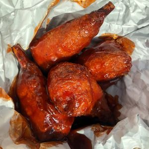 BBQ Wings at The Thyme Pizzeria in Winnetka