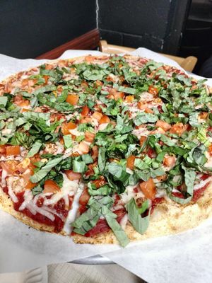 Vegan margharita pizza at The Thyme Pizzeria in Winnetka