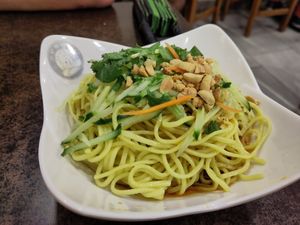 Cold noodles - Tallarines frios de la casa con salsa sesamo at Xiongzai in Madrid