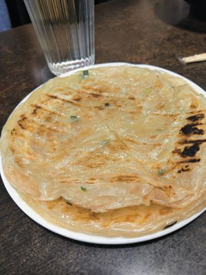 Scallion pancakes at Xiongzai in Madrid