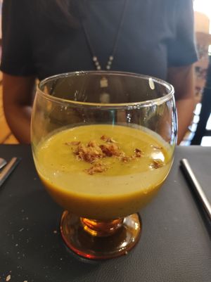 Crema de calabaza y leche de coco at Gaia in Burgos