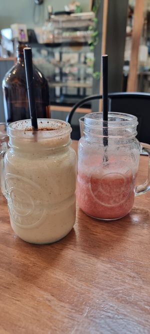 Strawberry smoothie and Snickers smoothie at One for the Crow in Maidstone