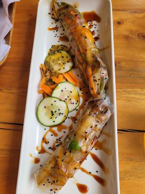 Spring rolls at Zumo Food & Drink in Banos